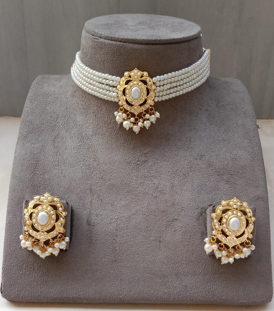 Royal Pearl-String Jadau Choker Set