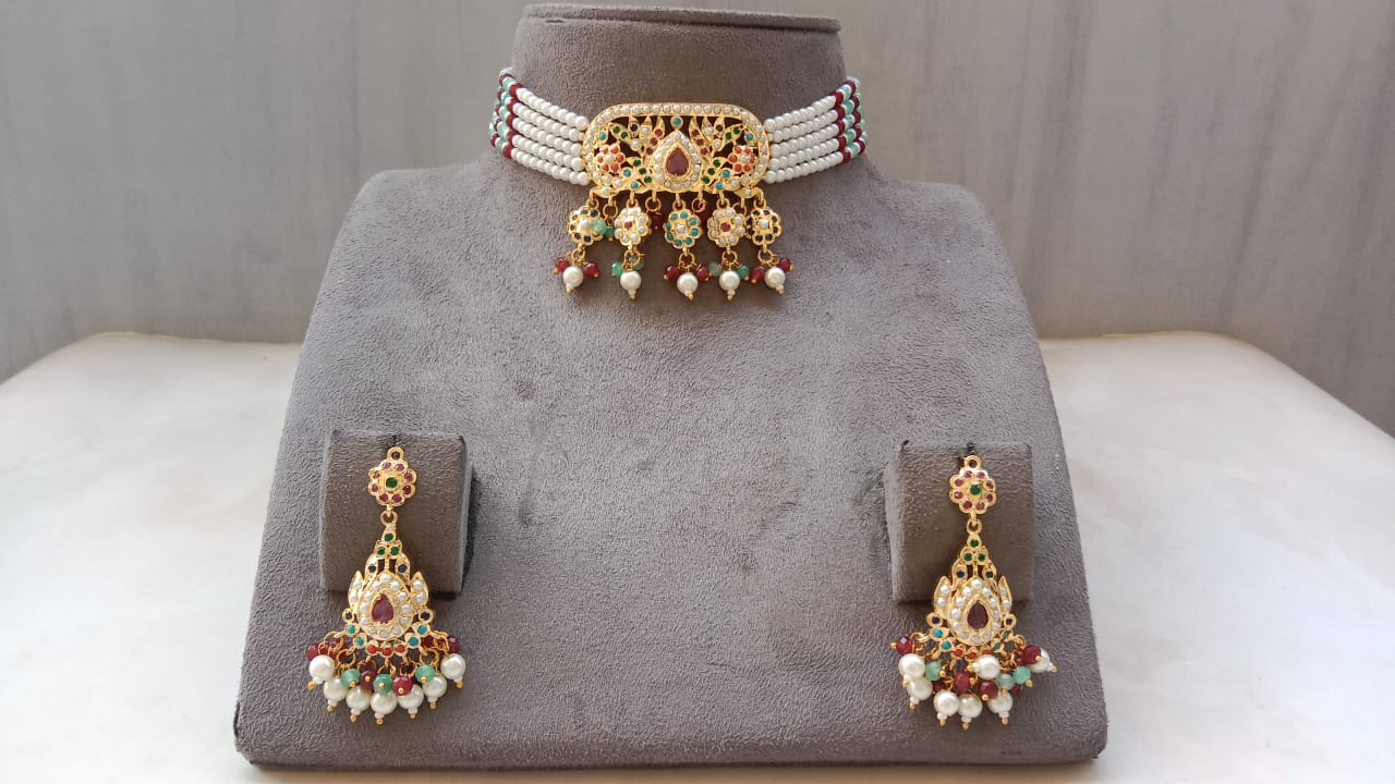 Jadau Gold-Plated Choker Set