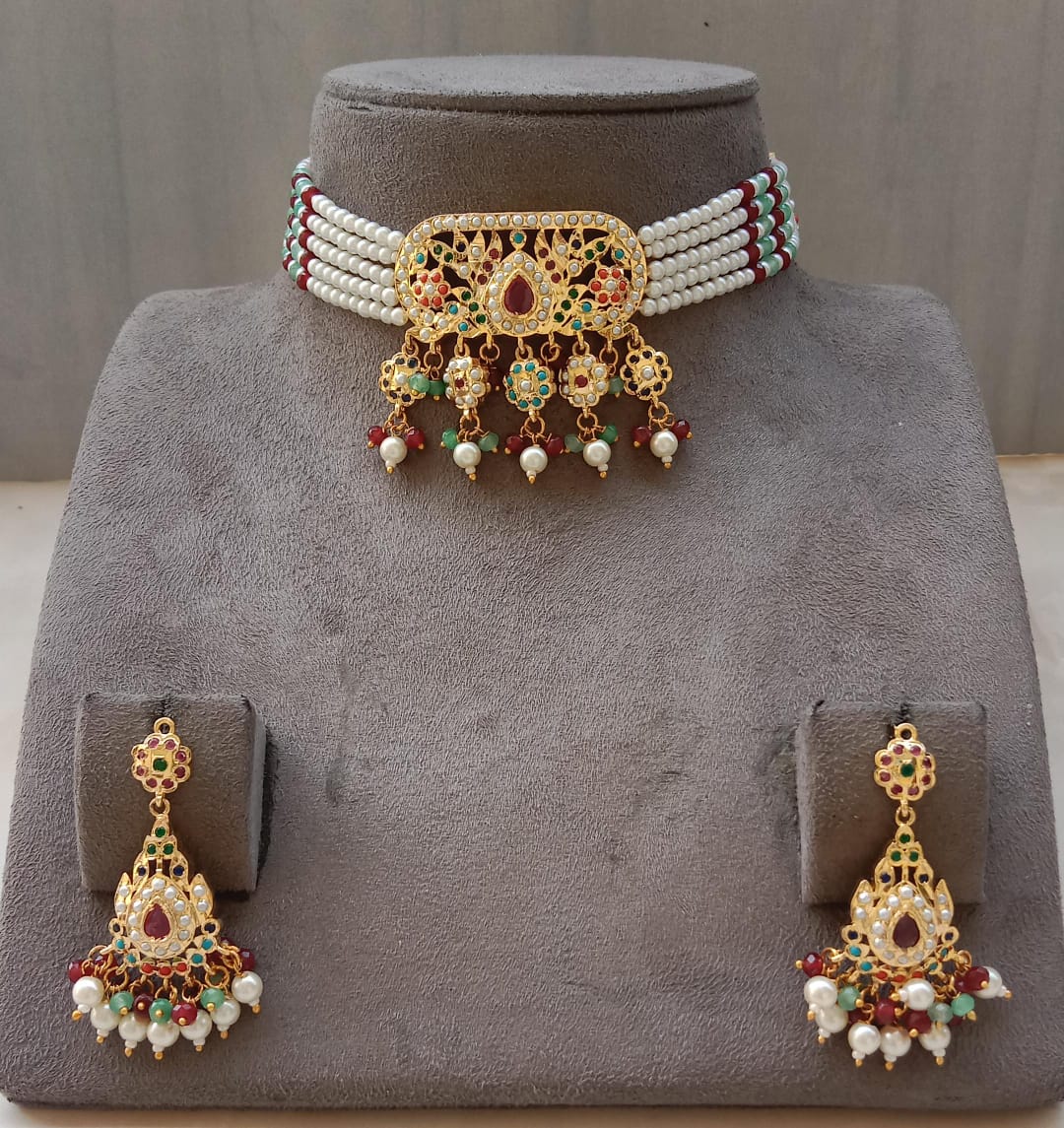 Jadau Gold-Plated Choker Set