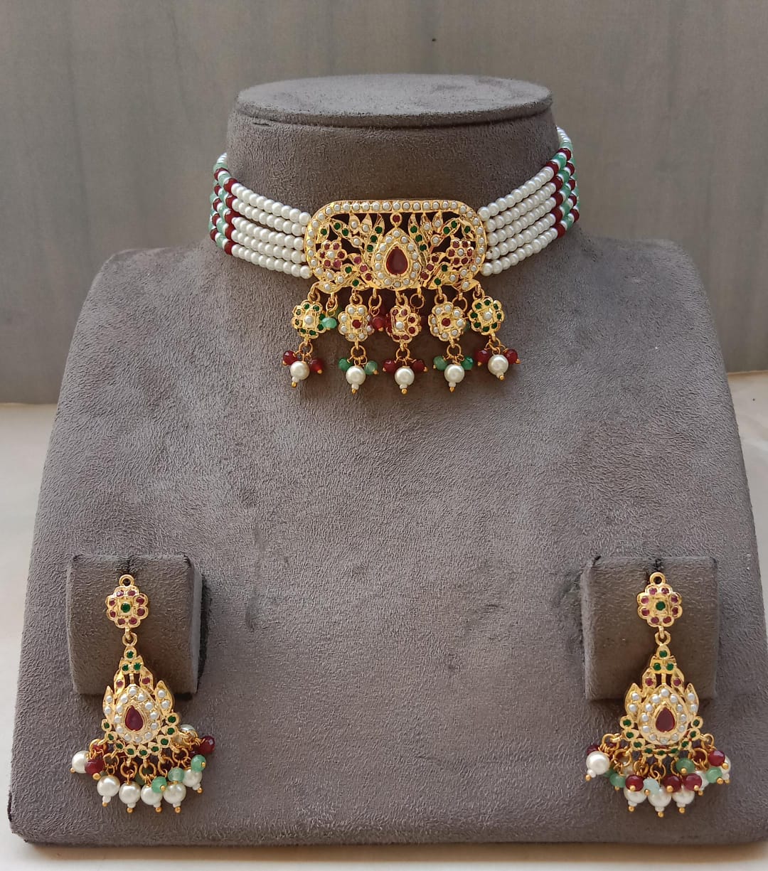 Jadau Gold-Plated Choker Set