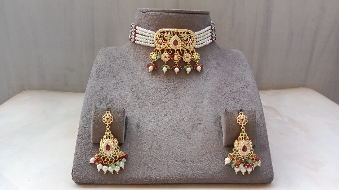 Jadau Gold-Plated Choker Set