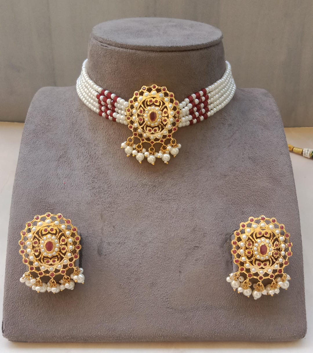Oval Elegance Jadau Choker Set with Pearl Strings