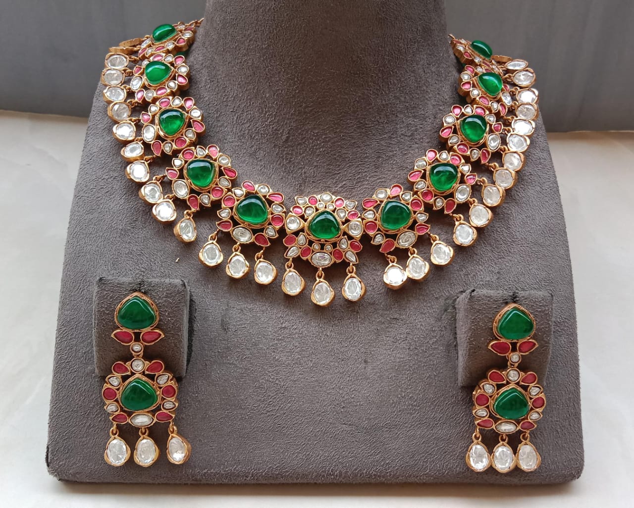 Classic Kundan Necklace Set with Dual-Tone Enamel Finish