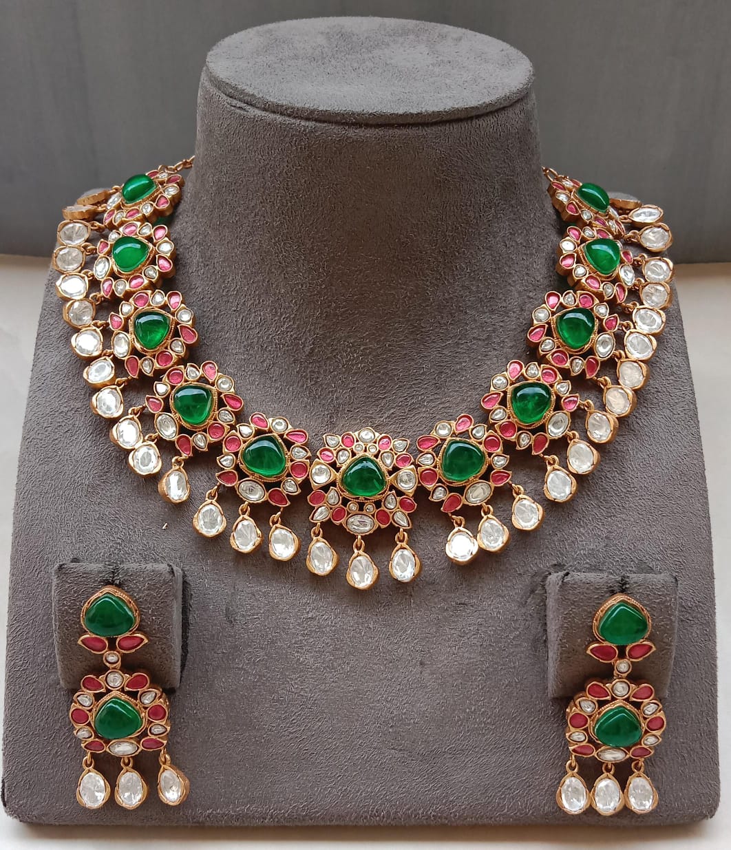 Classic Kundan Necklace Set with Dual-Tone Enamel Finish