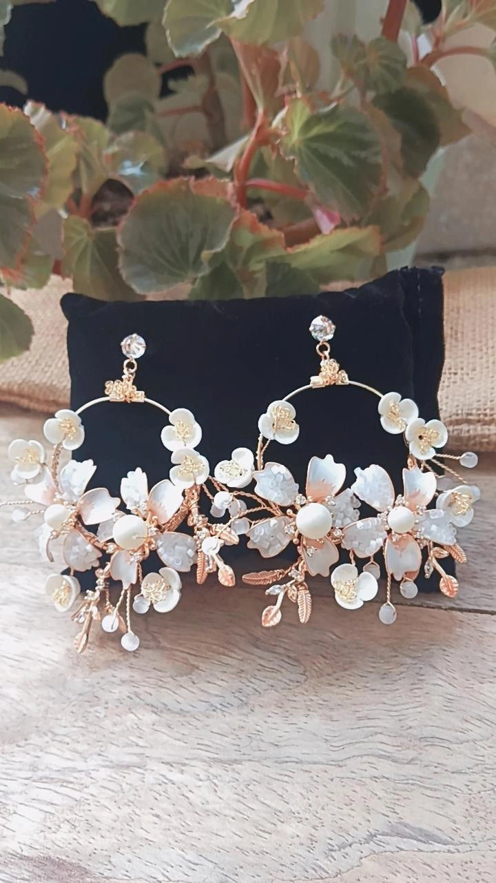 White Floral Jewellery with Leaf Design