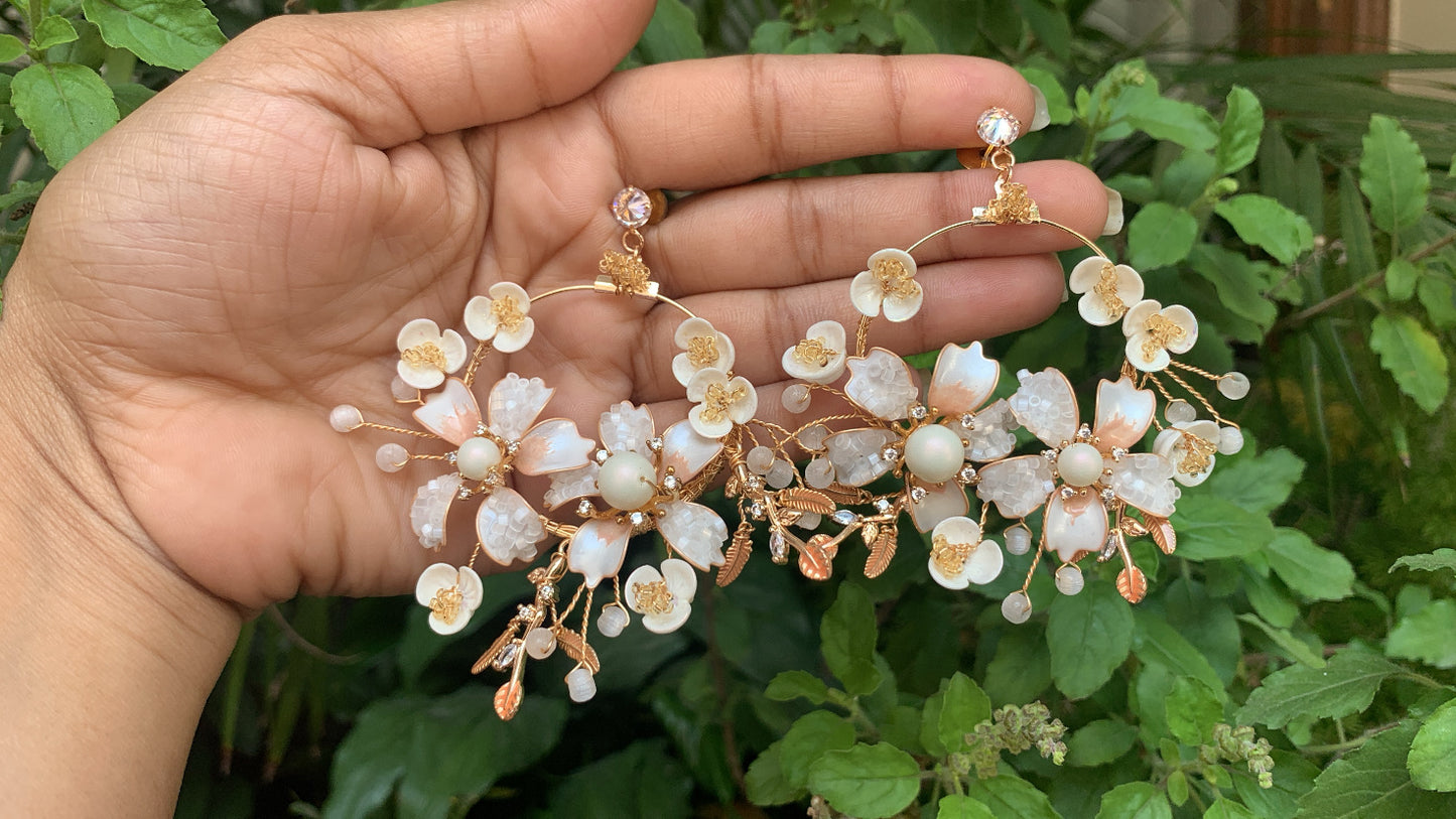 White Floral Jewellery with Leaf Design