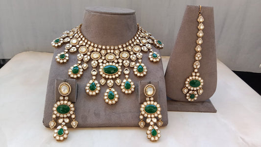 Royal Green Kundan Bridal Jewellery Set – Necklace, Earrings & Maang Tikka